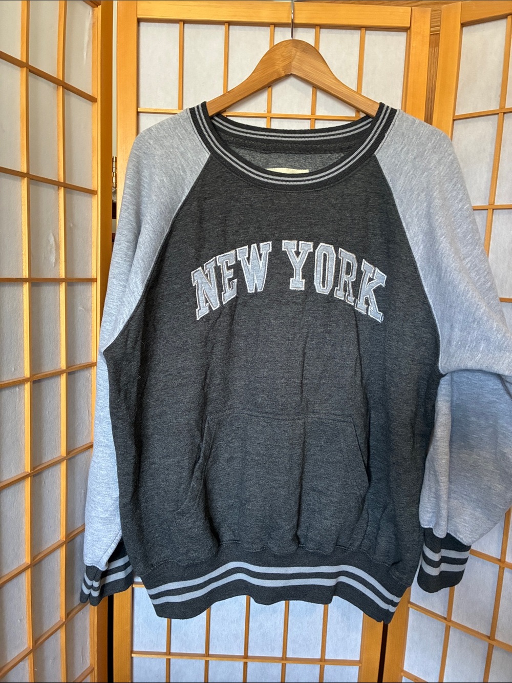 New York Two-Tone Raglan Sweatshirt - Dark Gray/Light Gray